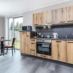 Ruhige Bungalows Am Kronenburger See Mit Eigener Terrasse Hallschlag