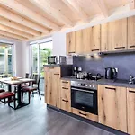 Ruhige Bungalows Am Kronenburger See Mit Eigener Terrasse Hallschlag
