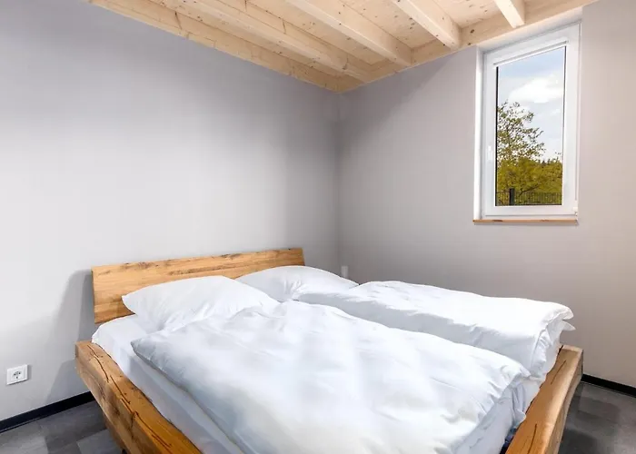 Kronenburger Countryside בית נופש *